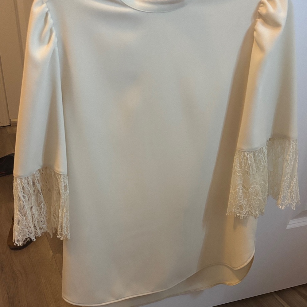 See By Chloe Cream Lace Bell-Sleeve Tunic